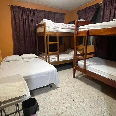 Tamarindo Hostel San Pedro Sula Eksteriør bilde